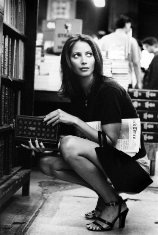 1-christie-turlington-in-the-strand